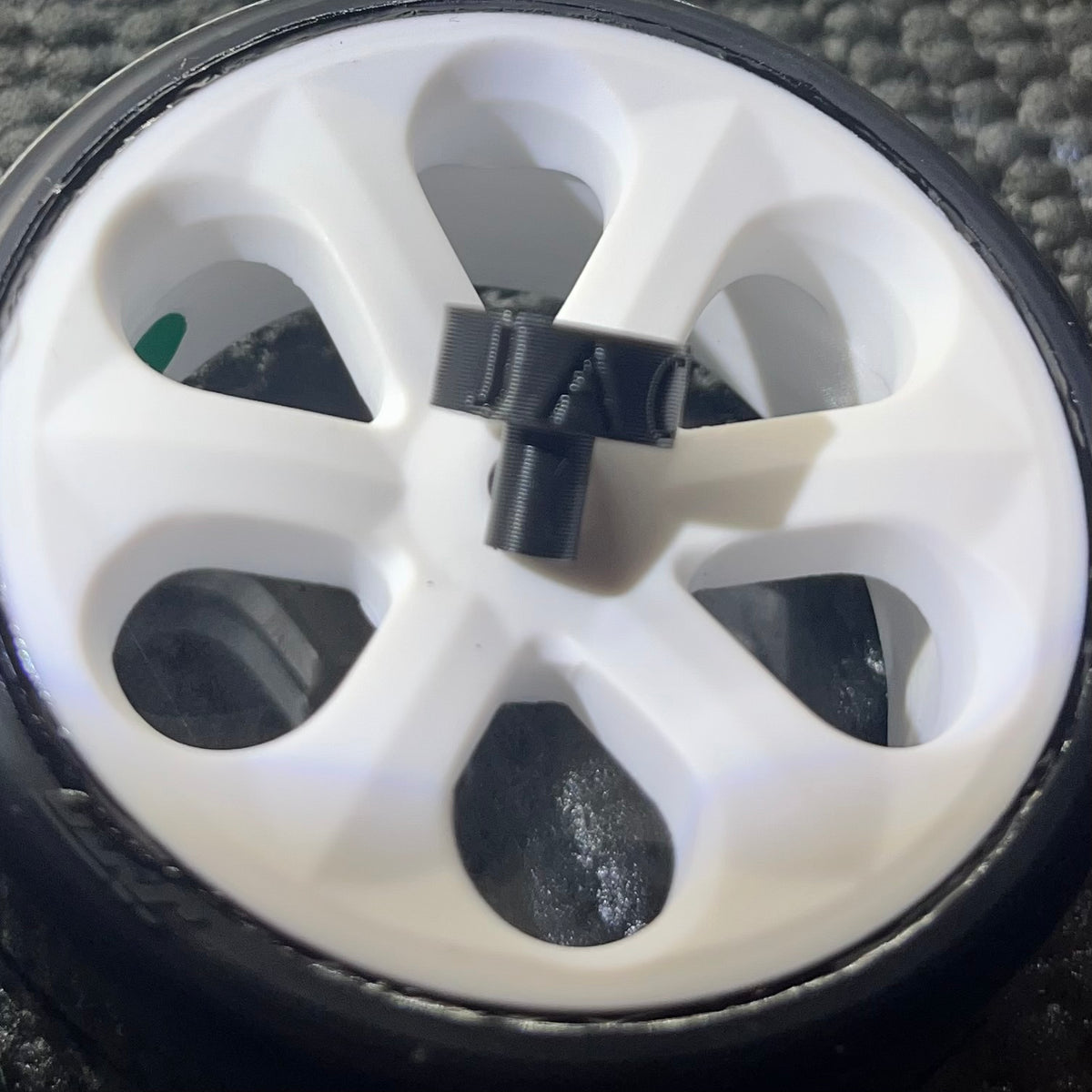 1/10 Sedan Wheel Center Plug Set